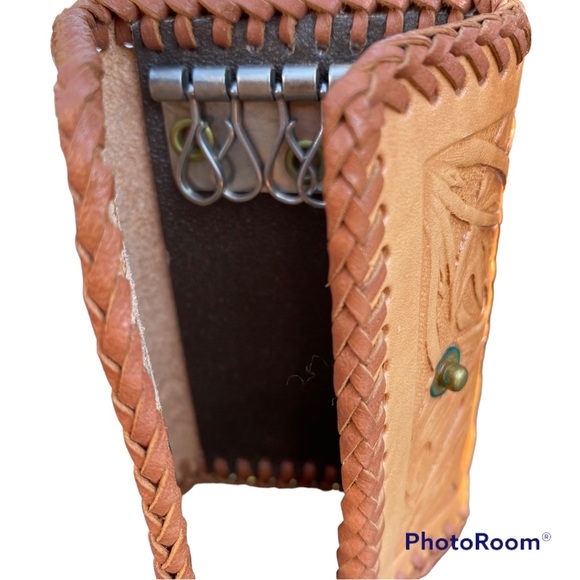Vintage hand tooled leather key holder - Picture 3 of 5